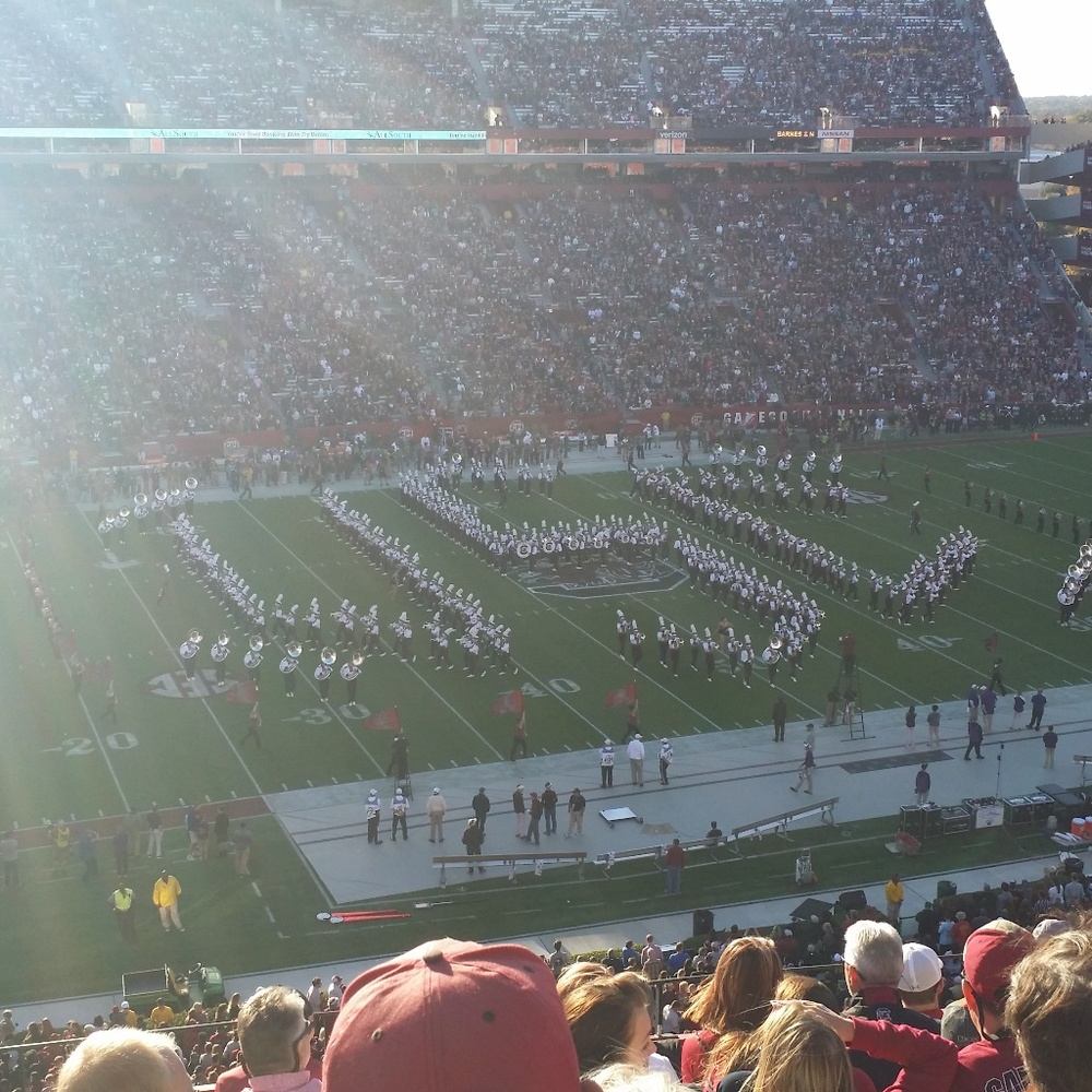 TOMMY BAHAMA, CLARKS, DANSKO,VINEYARD VINES.